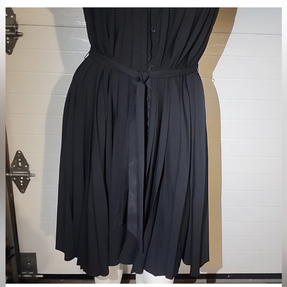 New ELIE TAHARI PLEATED BELTED SLEEVELESS DRESS - Picture 14 of 16